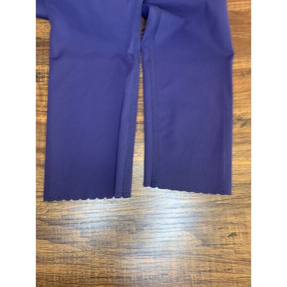 ZYIA Girl's Active Navy Leggings with Scalloped  Hem / Size: L 12-14 - Picture 5 of 12